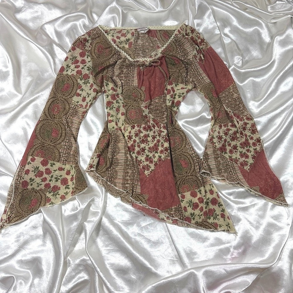 y2k Top Red Excellent Patchwork Floral Lace Trim Bell Sleeve Asymmetrical Hem